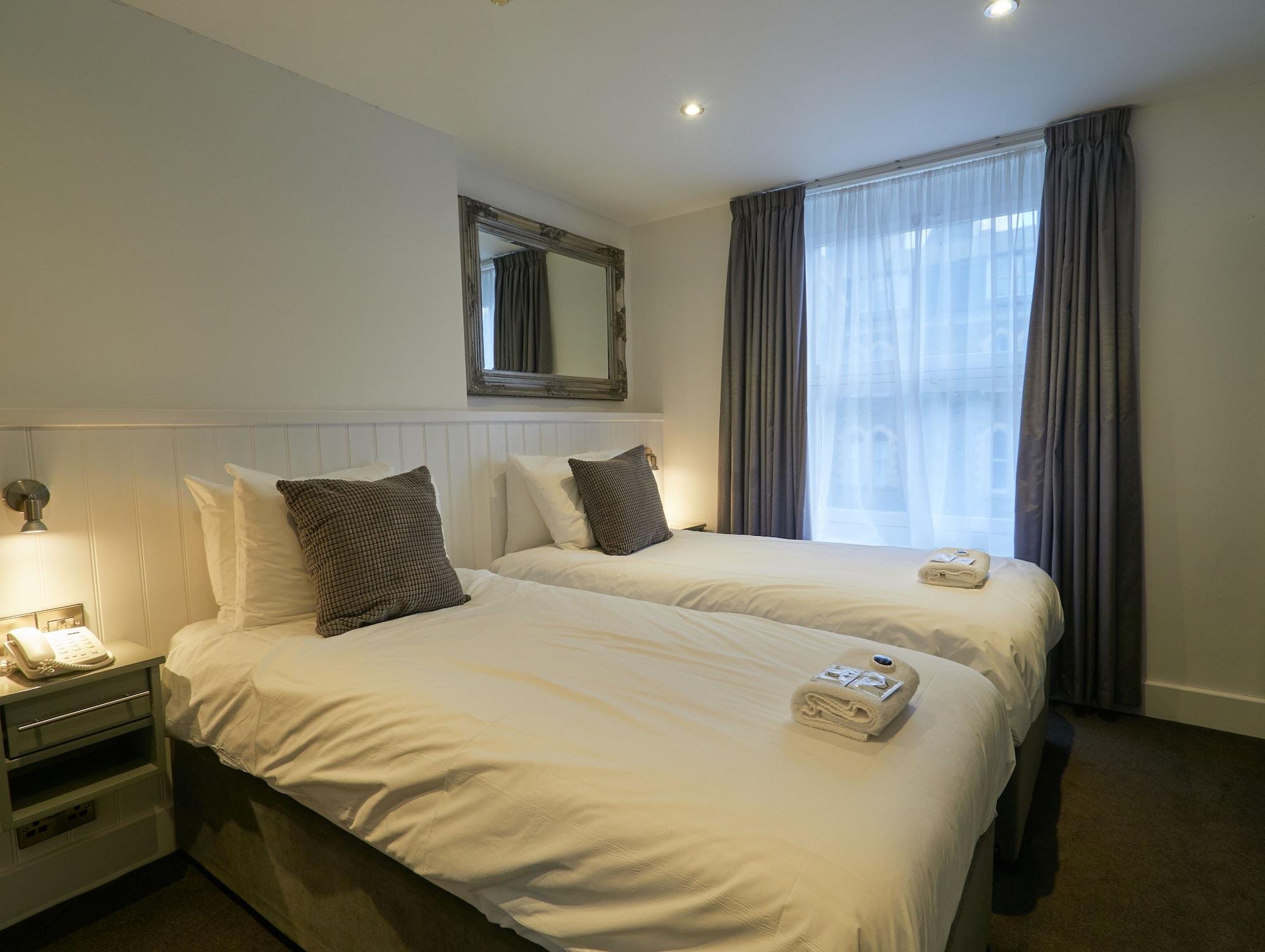 אילפרקומב Carlton Hotel מראה חיצוני תמונה