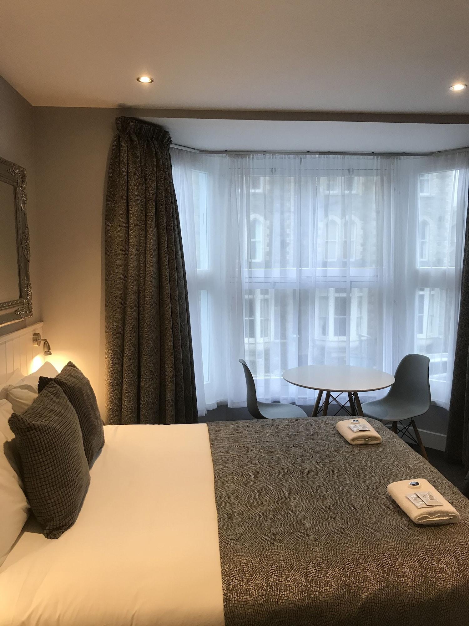 אילפרקומב Carlton Hotel מראה חיצוני תמונה