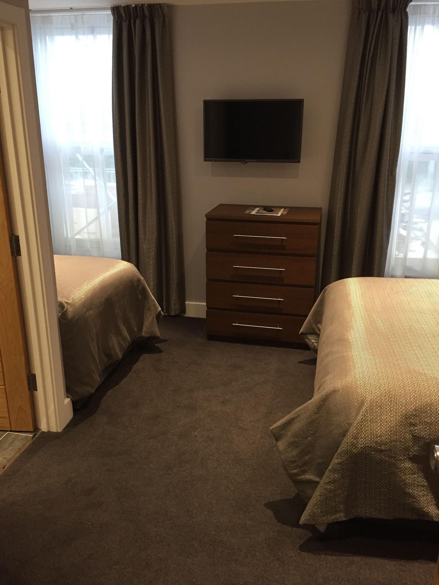 אילפרקומב Carlton Hotel מראה חיצוני תמונה