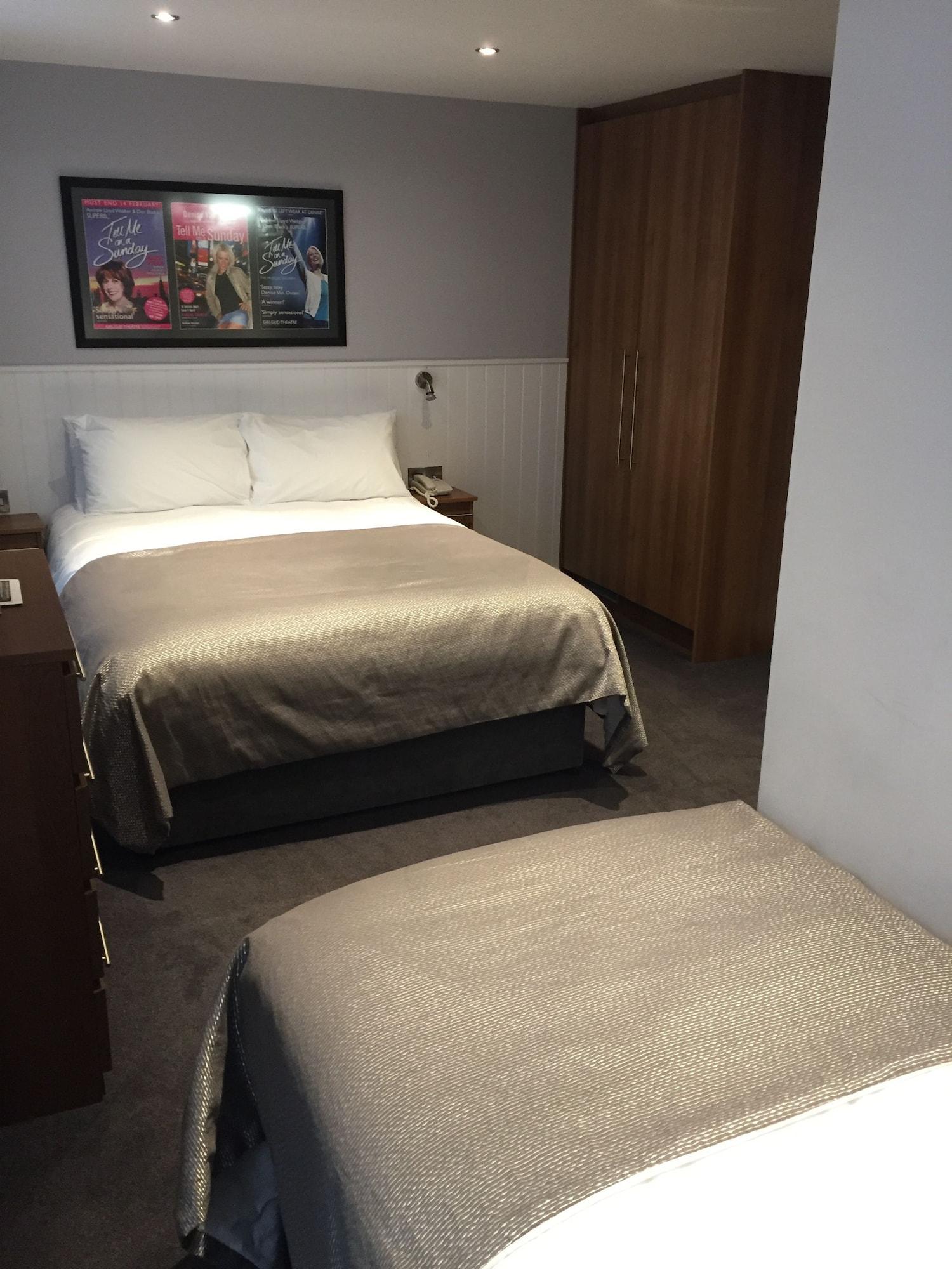 אילפרקומב Carlton Hotel מראה חיצוני תמונה