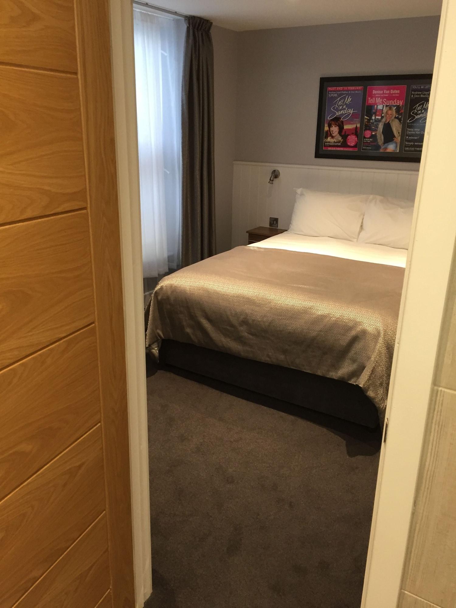 אילפרקומב Carlton Hotel מראה חיצוני תמונה